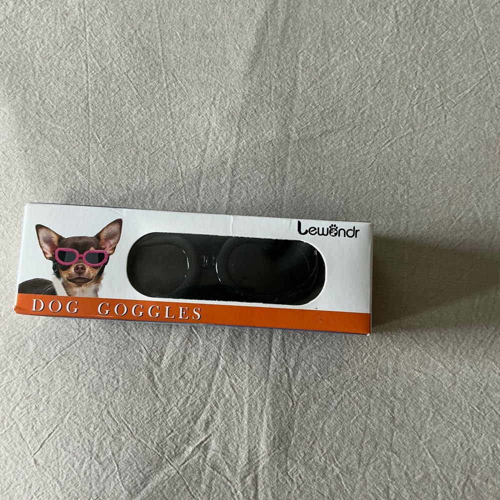 Lewondr Dog Goggles Black UV Protection Adjustable Straps Pet Sunglasses - Picture 2 of 7